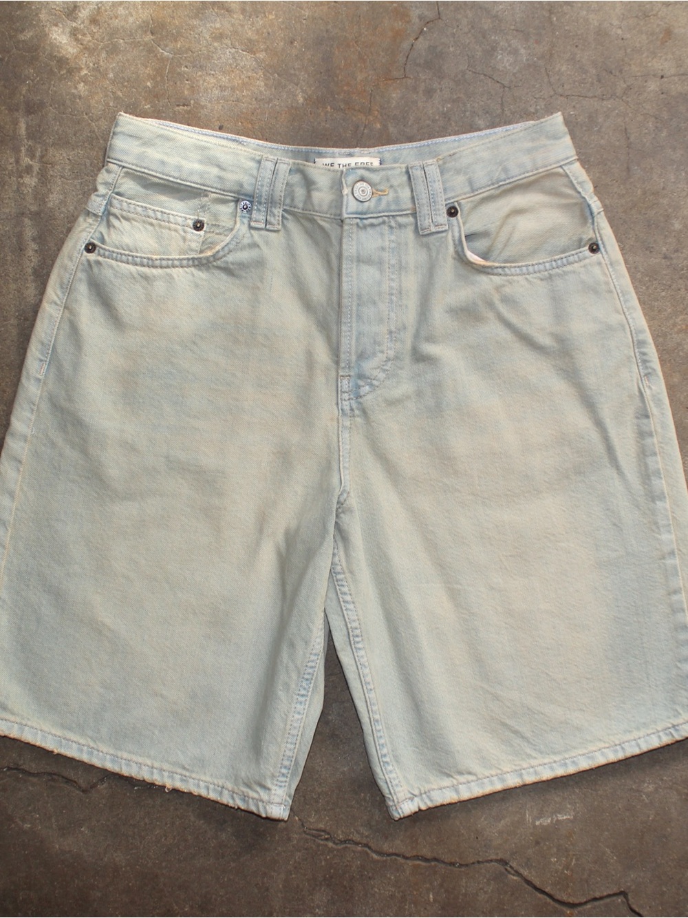FREE PEOPLE WE THE FREE Women’s Lightwash Denim Baggy Shorts